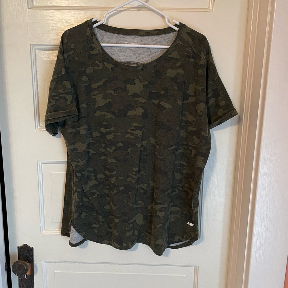 camouflage womens tshirt xxl NWOT